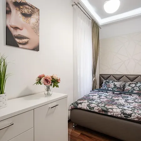 Centrum Opera Luxury With Free Garage