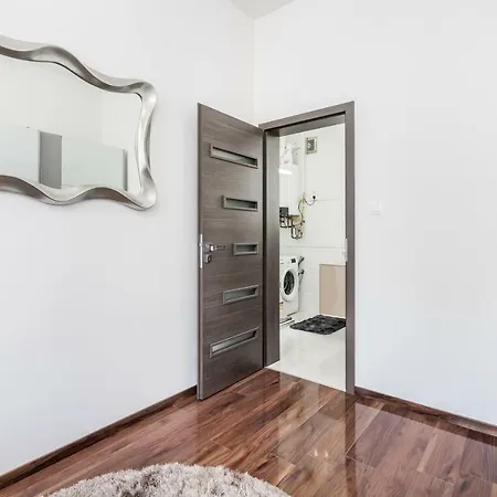 Apartment Centrum Opera Luxury With Free Garage