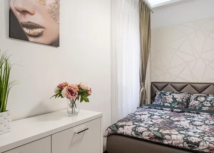 Centrum Opera Luxury With Free Garage