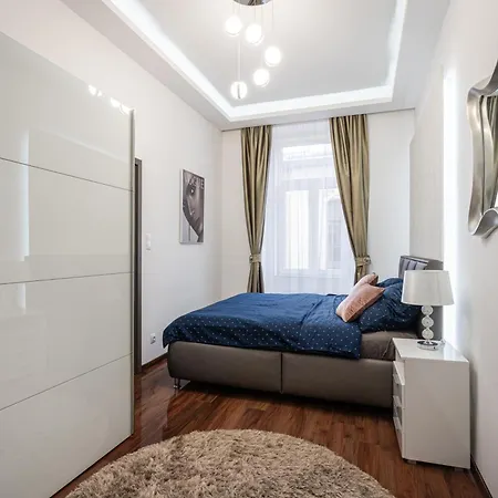 Centrum Opera Luxury With Free Garage