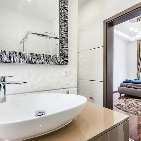 Centrum Opera Luxury With Free Garage